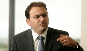 Coelho: "A popula&ccedil;&atilde;o n&atilde;o pode ser presidida por algu&eacute;m com tantos problemas legais"