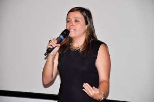 Adriana Prado usa a Ci&ecirc;ncia da Felicidade em programas de crescimento pessoal 