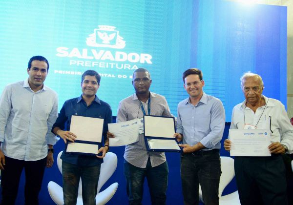 Conselheiros comunitários das Prefeituras-Bairro são empossados