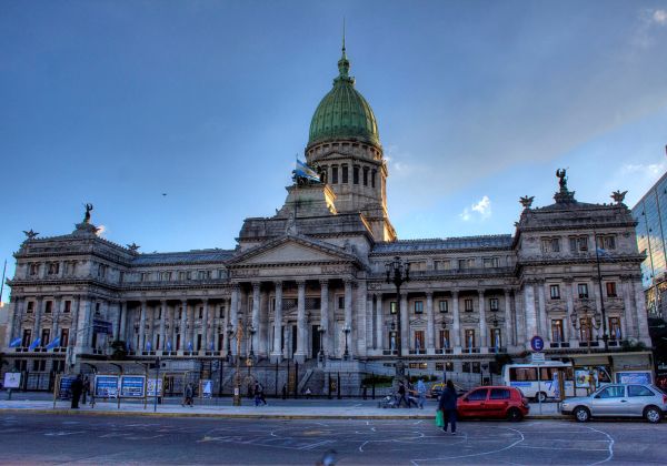 1280px-Congreso-sol_cupula-TM