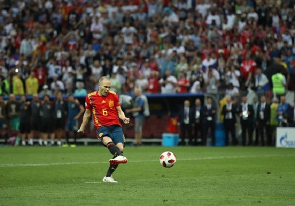 iniesta foto fifa