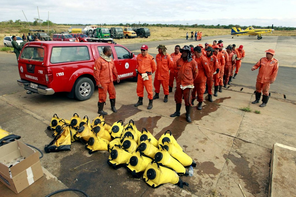 Brigadistas se preparam para debelar incêndios (FOTO: SecomBA)