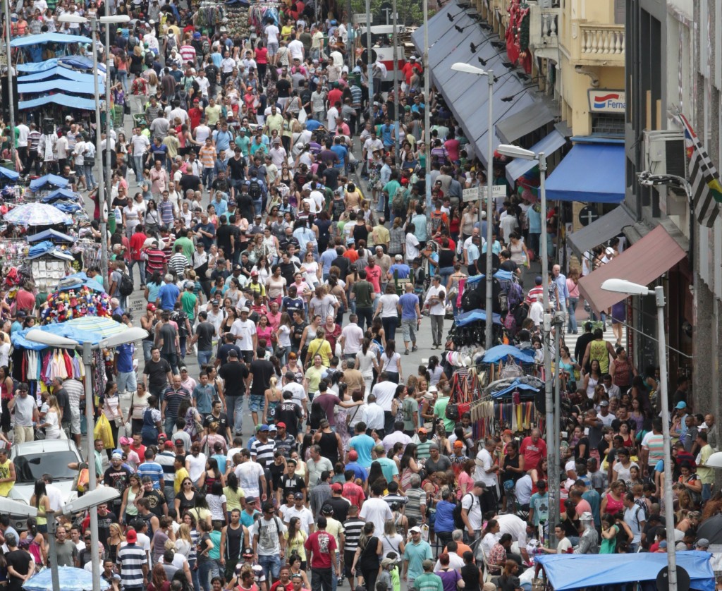 Movimento na 25 de março, em 23 de dezembro de 2013