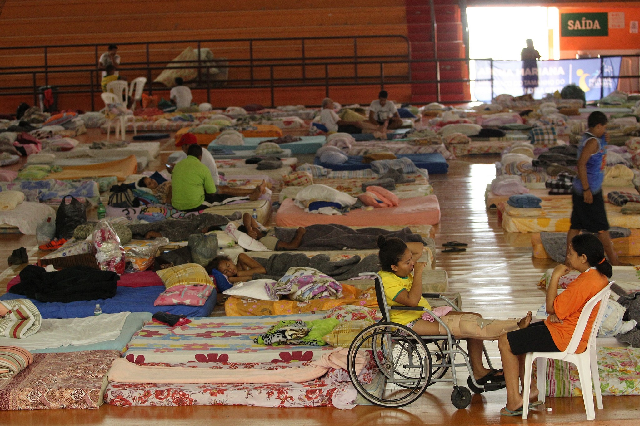 BARRAGEM É ROMPIDA EM MINAS Arena Mariana, local para onde estão sendo conduzidos os desabrigados de Mariana (FOTO: Agencia Estado)