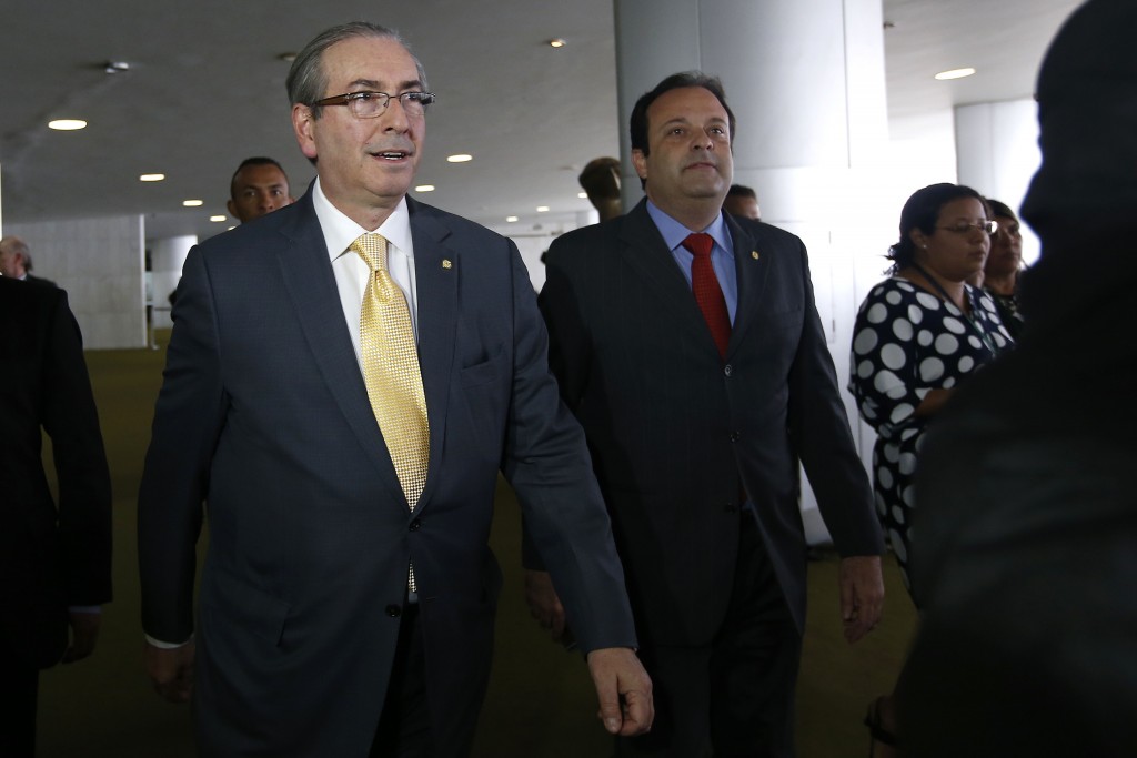 CUNHA CHEGA À CâMARA