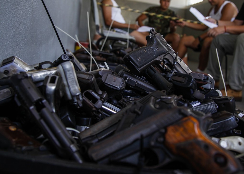 Caso o novo projeto seja aprovado, o porte de armas reduz a idade mínima de 25 para 21 anos para aquisição. (Foto: Raphael Alves/Fotos Públicas)