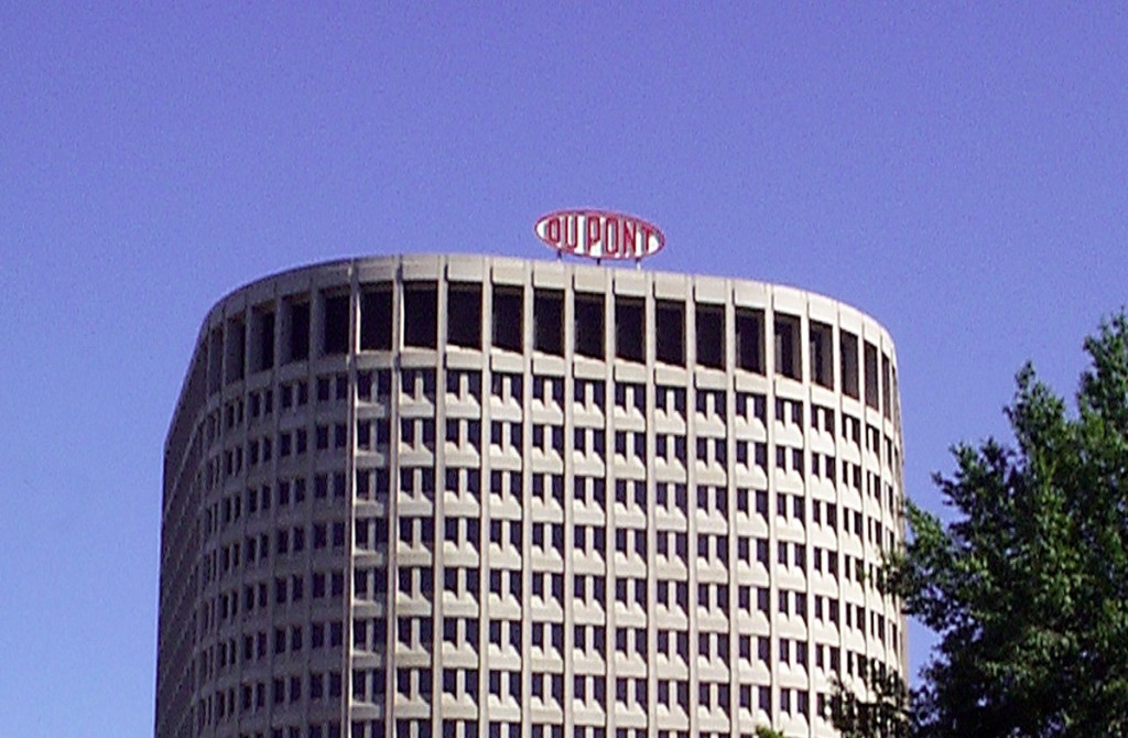 O presidente-executivo da Dow, Andrew Liveris, e seu colega na DuPont, Edward Breen, manteriam seus cargos na companhia combinada. (Foto: Divulgação/DuPont)