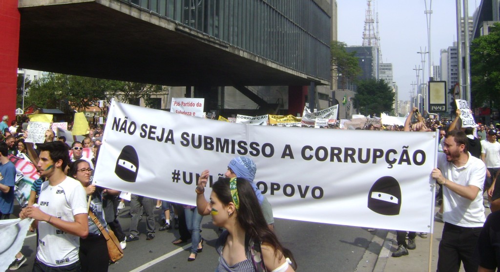 Ato contra a corrupção em São Paulo, em 2011. (Foto: Reprodução/Wikipedia)