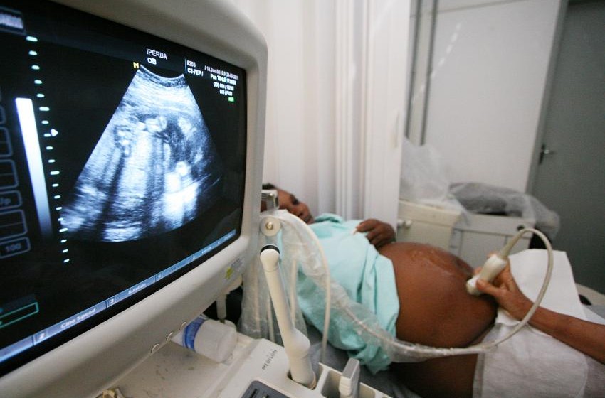 Grávida em exame de pré-natal. Crédito: Fotos Públicas