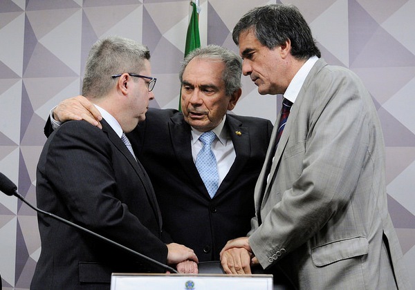 Comissão do Impeachment, Cardozo e Anastasia conversam com o presidente