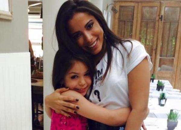 ‘Idolatro ela desde pequenininha’, diz Melody sobre Anitta