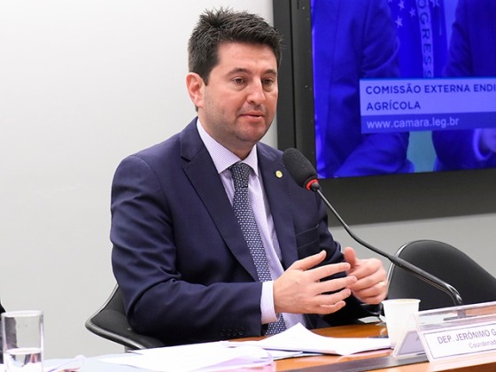 Deputado volta a propor liberação de trabalho aos domingos