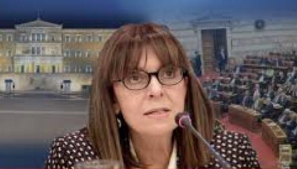 Grécia: Ekaterini Sakellaropoulou é eleita presidente