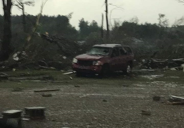 Tornados matam pelo menos seis pessoas nos Estados Unidos