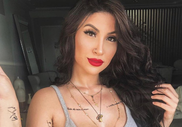 Bianca Andrade publica fotos de viagem ao Japão e sensualiza na banheira; veja