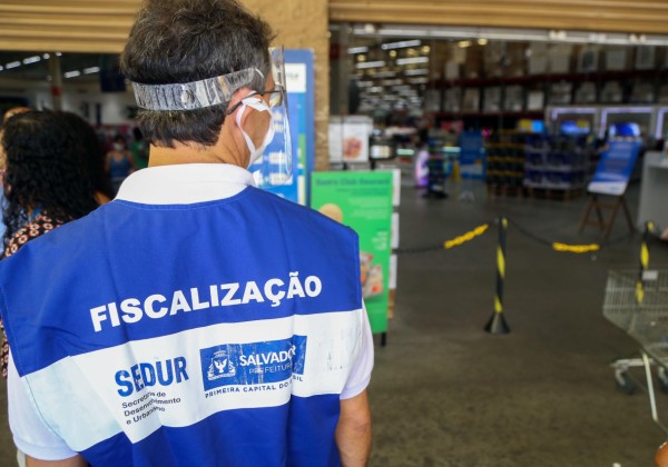 Prefeitura de Salvador interdita 48 estabelecimentos no fim de semana