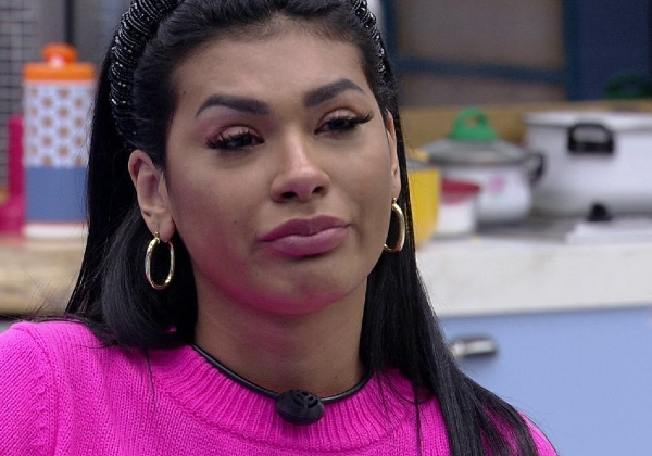 VÍDEO: Ex-BBB é chamada de ‘baranga’ por policial; veja