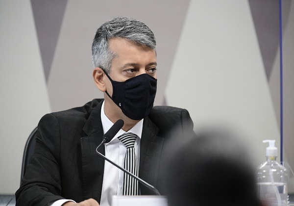 CPI ouve servidor acusado de pedir propina na compra de vacinas…