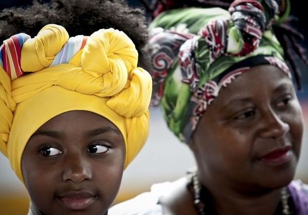 mãe e filha - negra - afro - cultura -brasileiras