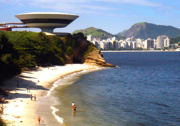 Governo do Rio de Janeiro investiga 43 casos suspeitos da Ômicron