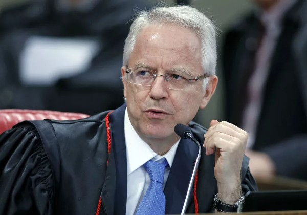 Bahia.ba | Ministro substituto do TSE renuncia cargo por quest&otilde;es de sa&uacute;de