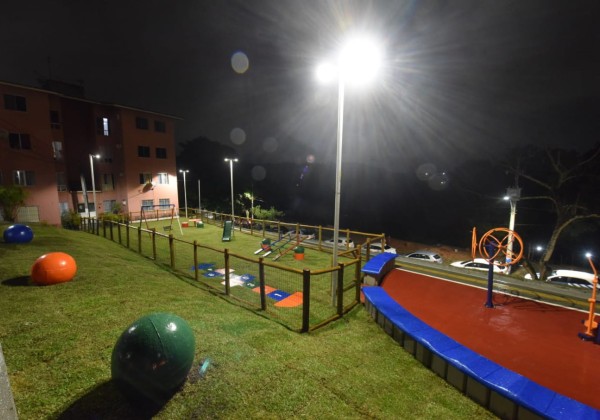 Jardim Nova Esperança recebe novas praças e iluminação em LED