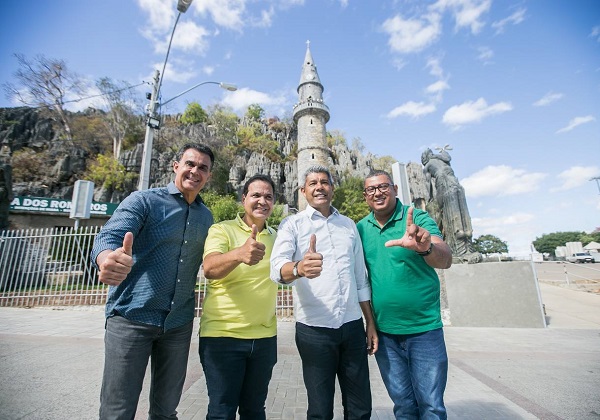 Bahia.ba | Na Catedral de Bom Jesus da Lapa, Jerônimo pede sistematização  de demandas