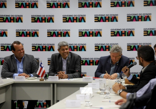 ‘Vou continuar recebendo a todos’, diz Jerônimo sobre encontro com prefeitos