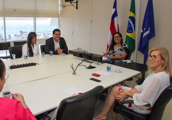 Ana Paula participa de reunião com a Cônsul da Polônia