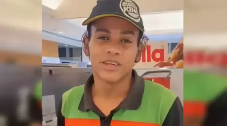 Funcionário do Burger King relata fazer ‘xixi na roupa’ por não poder…