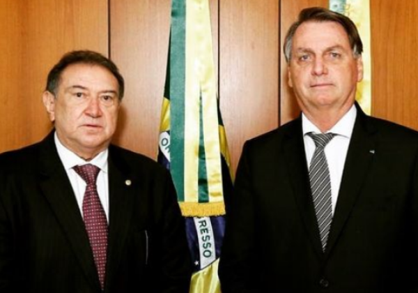 Apoiador de Bolsonaro, deputado consegue cargo para irmão no governo…