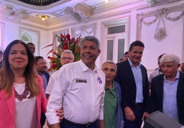 Jerônimo diz que não tem como receber Lula e não abraçá-lo