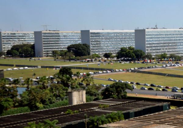 1011617-11042016grades no congressodsc_6484-