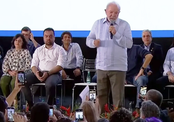 Governador do RJ responsabiliza Governo Lula por megaoperação; Planalto rebate