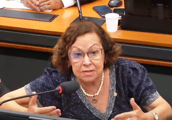 Lídice critica ação da Polícia e classifica como absurda a violência contra Glauber Braga