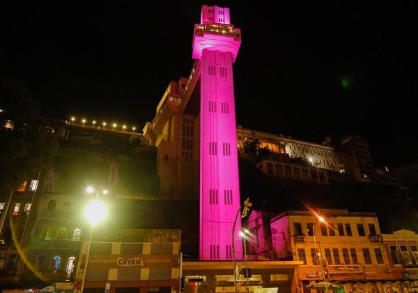 Elevador Lacerda_Outubro Rosa