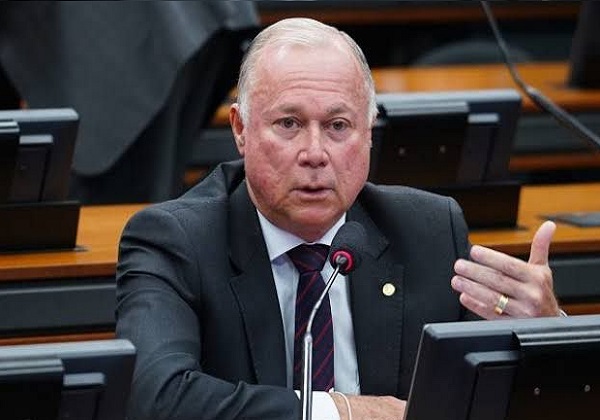 Fim da escala 6×1: Paulo Azi sugere alternativas para evitar prejuízo de empresas