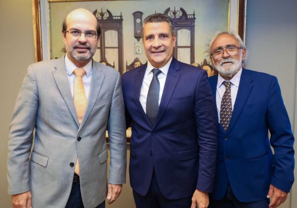 Integrantes da Mesa Diretora do TCE/BA são reeleitos por aclamação