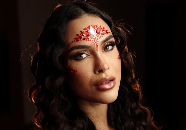 Sarah Andrade lança série documental ‘Espiã(do) Carnaval’; confira