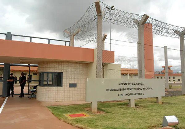 Milicianos do Rio são transferidos para presídio de segurança máxima