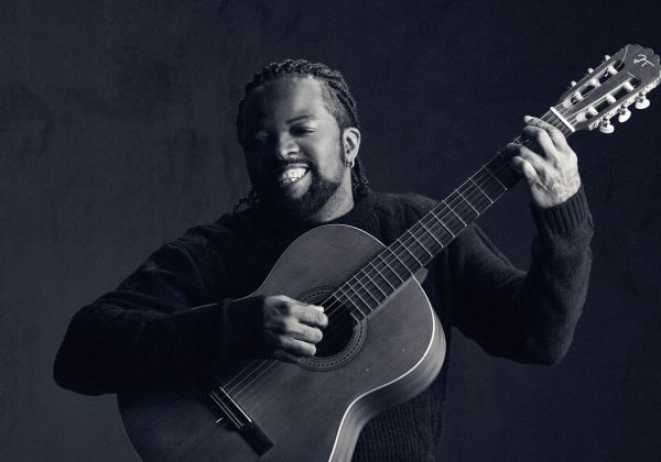 Xande de Pilares traz turnê ‘Xande canta Caetano’ para Salvador