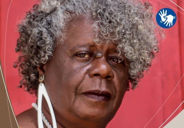‘Pessoas brancas precisam discutir o racismo’, diz escritora…