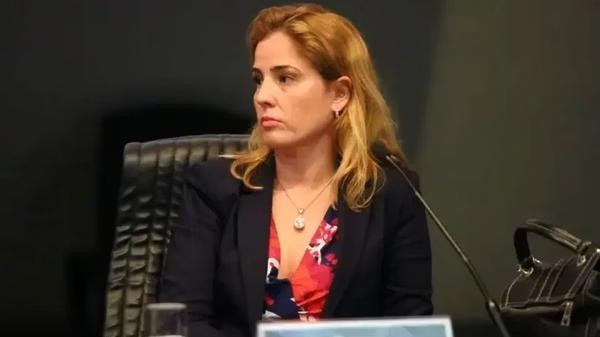 Maioria do CNJ derruba decisão que afastou juíza Gabriela Hardt