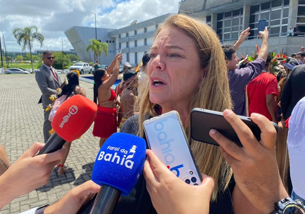 Fabíola Mansur propõe pacote contra violência à mulher na Bahia