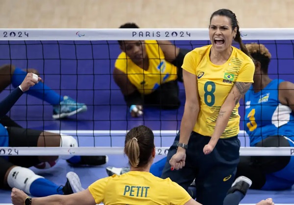 Brasil vence Ruanda na estreia do vôlei sentado feminino em Paris 2024