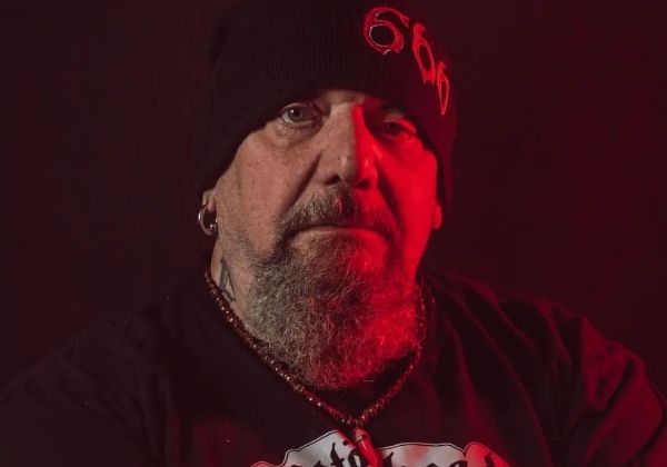 Morre aos 66 anos Paul Di’Anno, ex-vocalista do Iron Maiden e…
