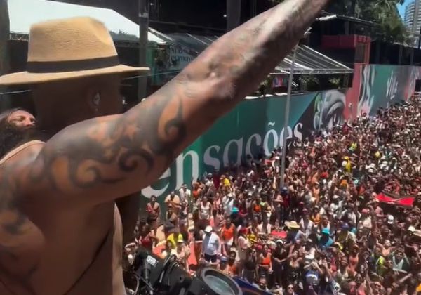 ‘Ainda não terminou’, diz Léo Santana em arrastão da Quarta de Cinzas