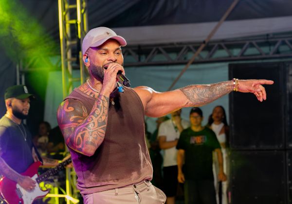 Tony Salles leva pagode baiano à Barra-Ondina neste fim de semana
