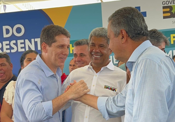 Reaproximação de Zé Cocá e Rui Costa marca agenda de Jerônimo em Jequié