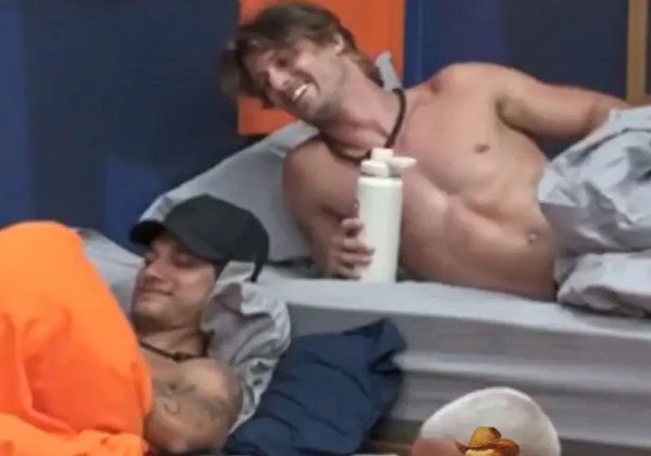 Brotheragem? Cena de peões em ‘A Fazenda’ agita telespectadores